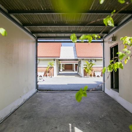 אנג טונג Bualuang Hotel מראה חיצוני תמונה