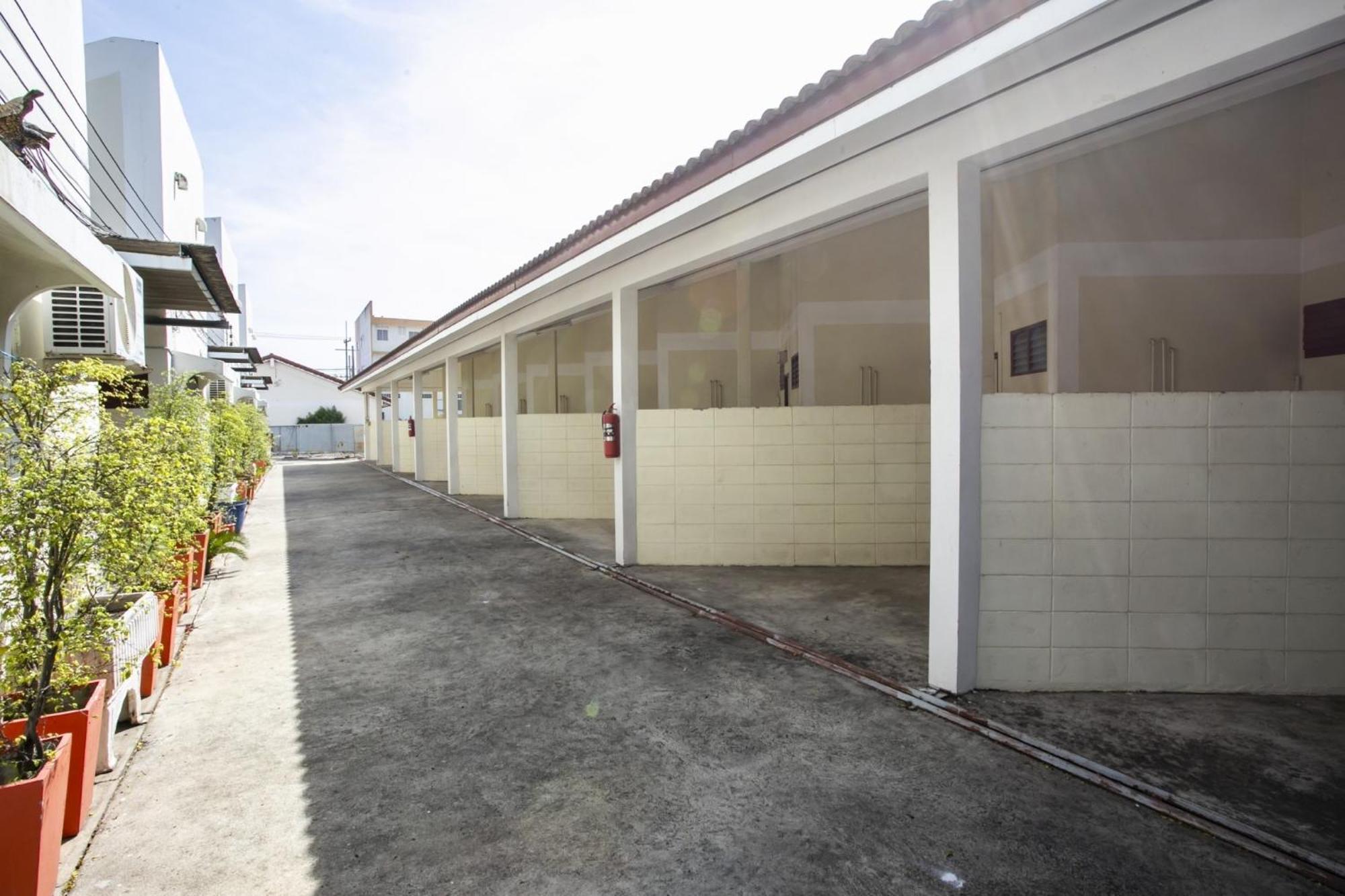 אנג טונג Bualuang Hotel מראה חיצוני תמונה
