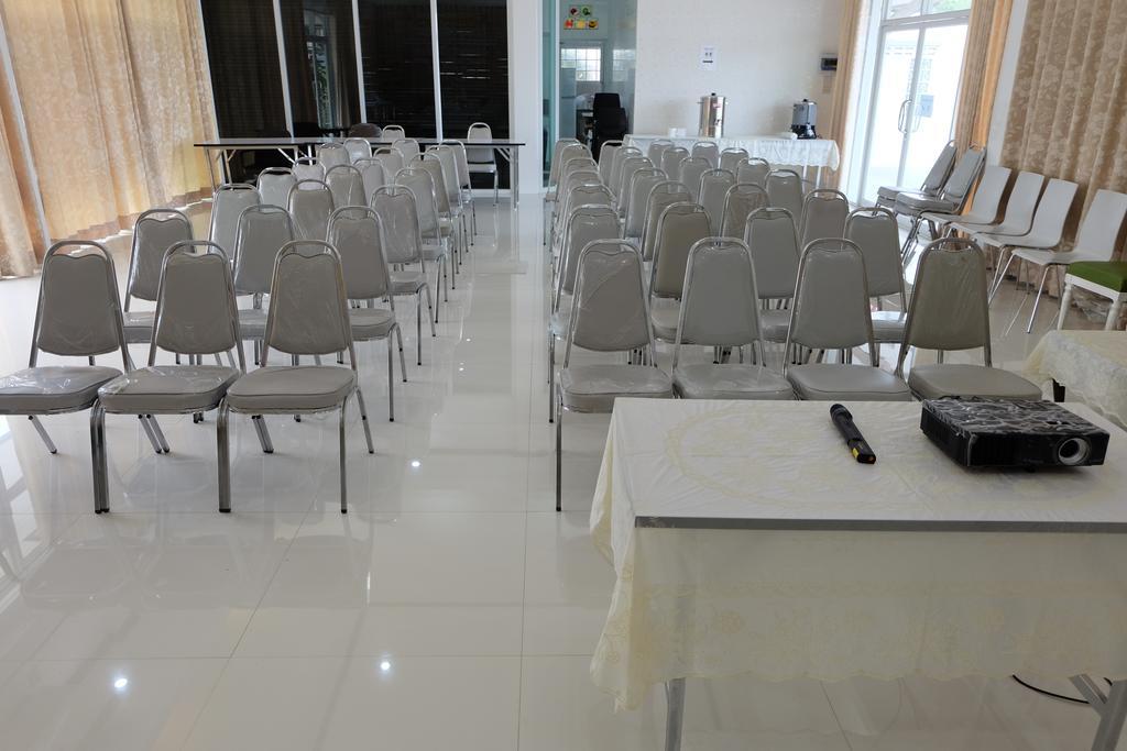אנג טונג Bualuang Hotel מראה חיצוני תמונה